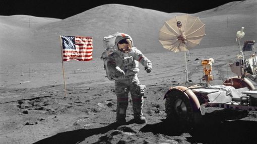 Ay'a dönüş toz bulutunda bir ayak izinden çok daha fazlası